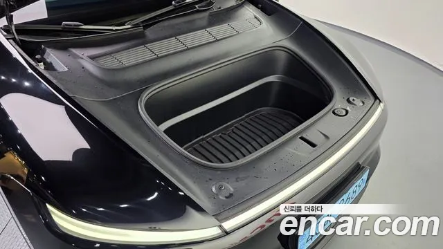 Tesla Model Y 2025 thumb 6