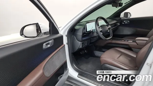Hyundai IONIQ 6 2023 thumb 10