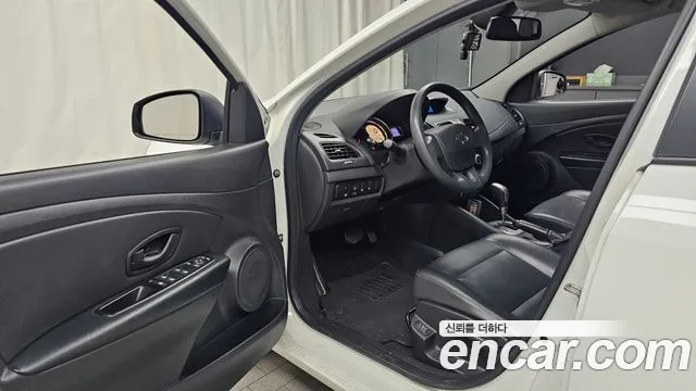 Renault-KoreaSamsung Fluence 2017 thumb 10