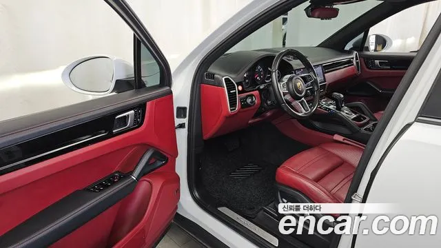 Porsche Cayenne 2020 thumb 10