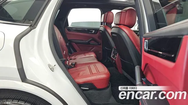 Porsche Cayenne 2020 thumb 12
