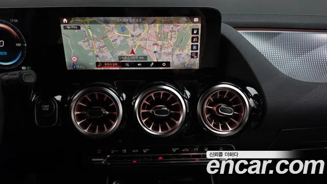 Mercedes-Benz EQA 2021 thumb 12