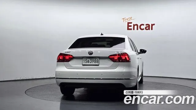 Volkswagen Passat (North America and China) 2014 thumb 4