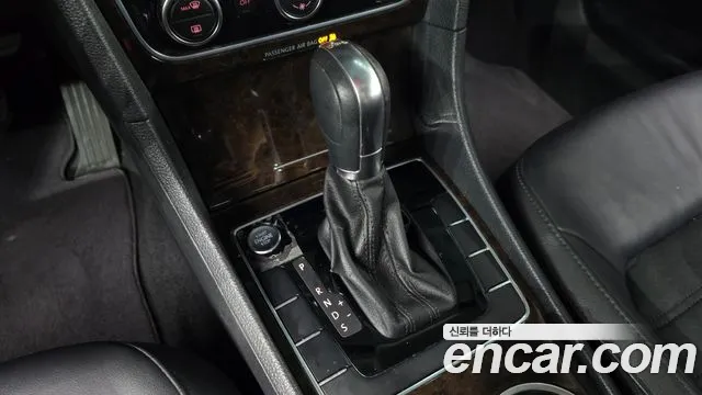 Volkswagen Passat (North America and China) 2014 thumb 9