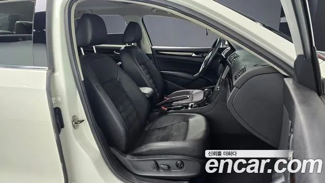 Volkswagen Passat (North America and China) 2014 thumb 10