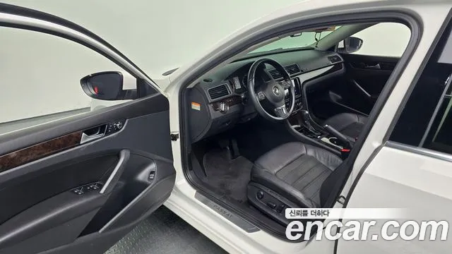 Volkswagen Passat (North America and China) 2014 thumb 11