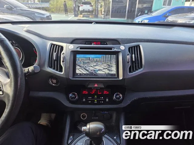 Kia Sportage 2011 thumb 10