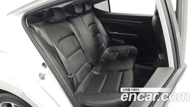 Hyundai Avante 2018 thumb 11
