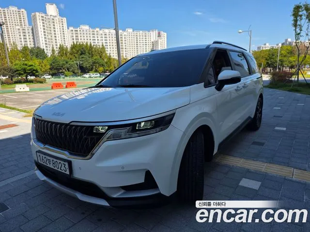 Kia Carnival 2023 thumb 2