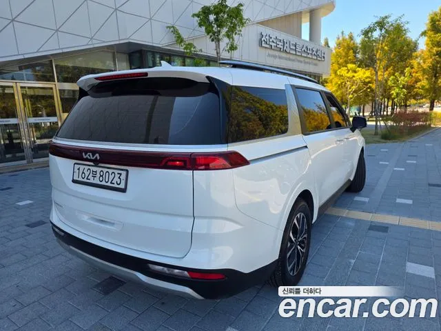 Kia Carnival 2023 thumb 6
