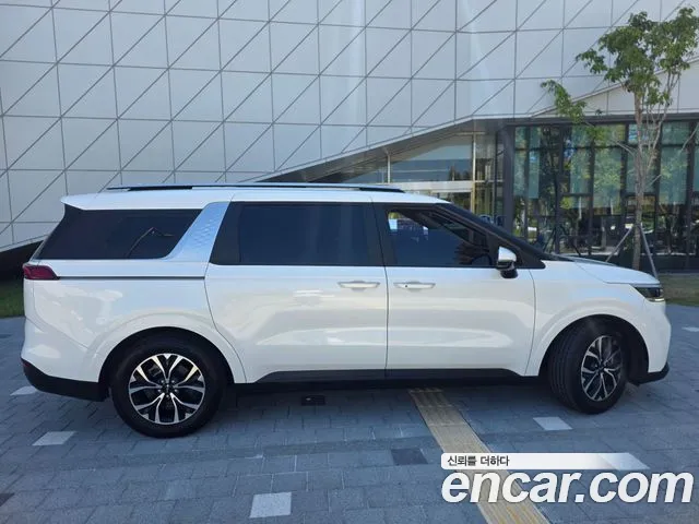 Kia Carnival 2023 thumb 7