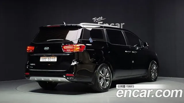 Kia Carnival 2018 thumb 2