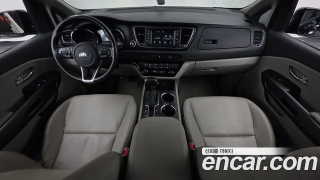 Kia Carnival 2018 thumb 7