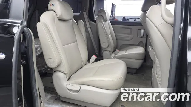 Kia Carnival 2018 thumb 12