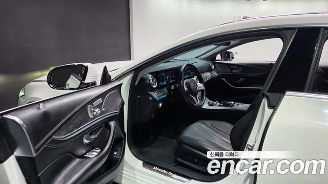 Mercedes-Benz CLS-Class 2019 thumb 10