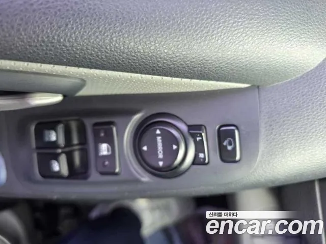 Hyundai Starex 2013 thumb 7