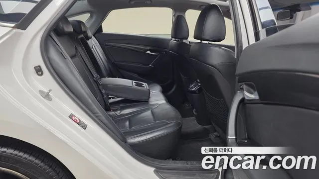 Hyundai i40 2014 thumb 10