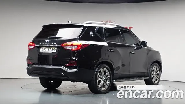 KG_Mobility_Ssangyong Rexton 2017 thumb 2