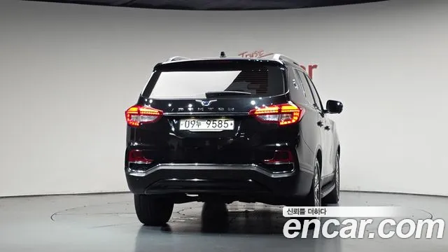 KG_Mobility_Ssangyong Rexton 2017 thumb 4