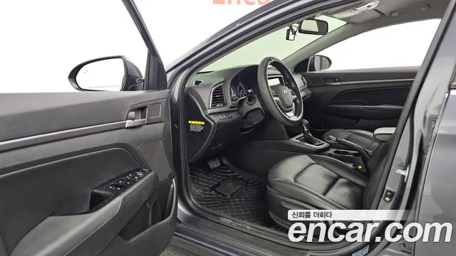 Hyundai Avante 2017 thumb 10