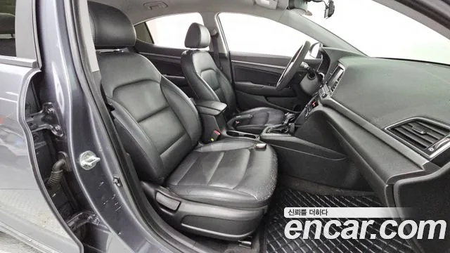 Hyundai Avante 2017 thumb 11