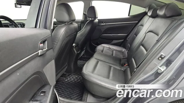 Hyundai Avante 2017 thumb 12