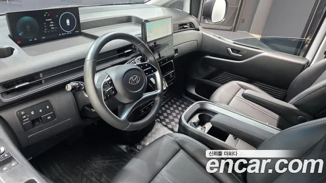 Hyundai Staria 2024 thumb 7