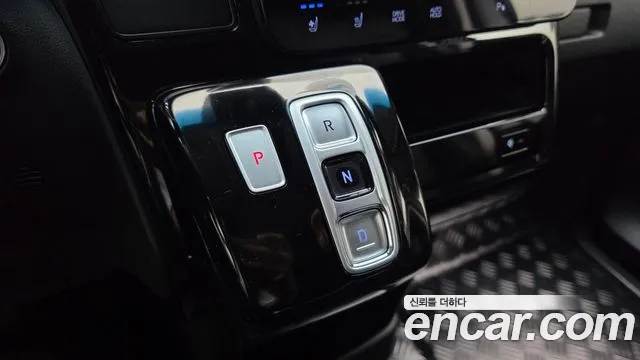 Hyundai Staria 2024 thumb 9