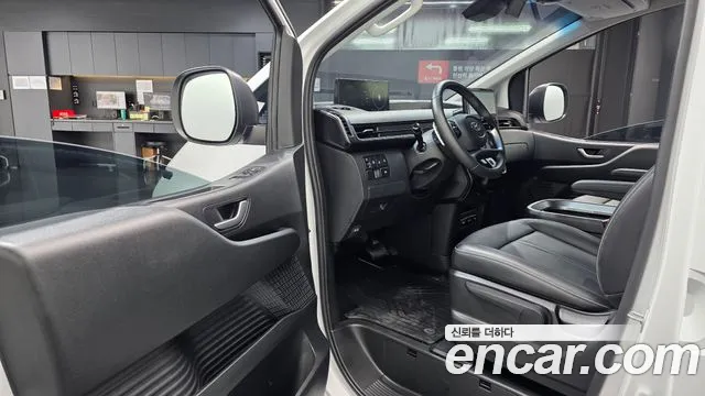Hyundai Staria 2024 thumb 10