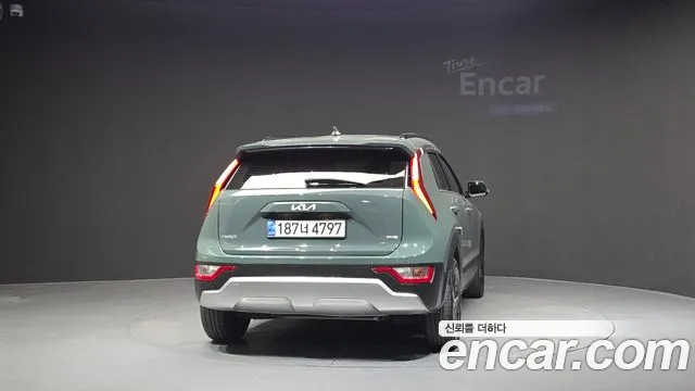 Kia Niro 2023 thumb 4