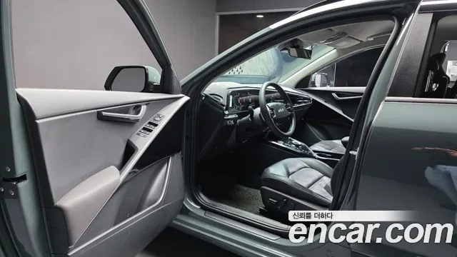 Kia Niro 2023 thumb 10