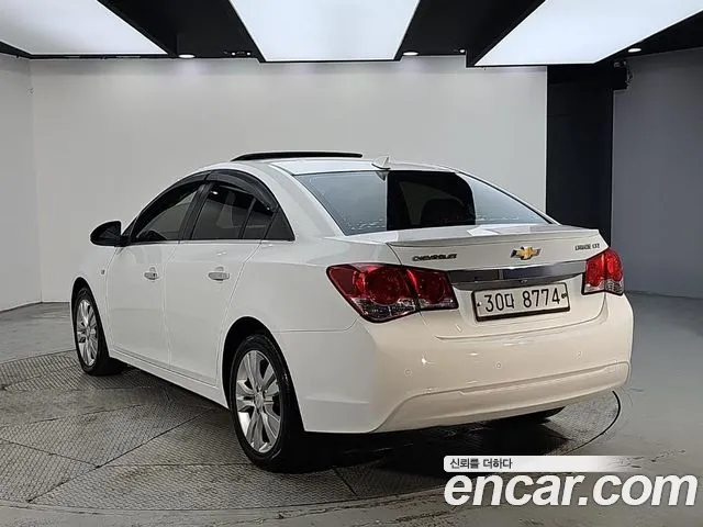 ChevroletGMDaewoo Cruze 2012 thumb 3