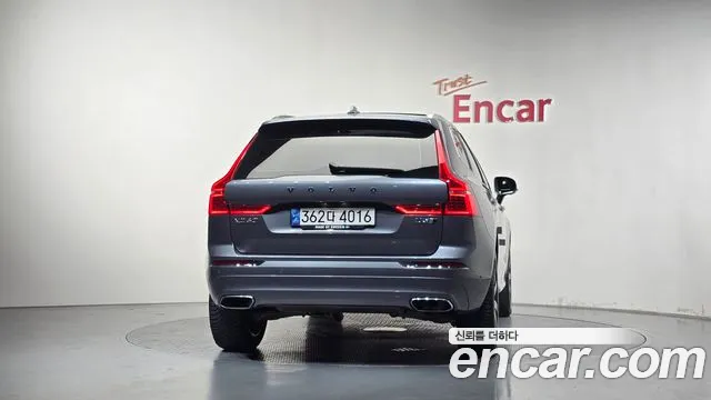 Volvo XC60 2020 thumb 4