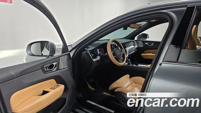 Volvo XC60 2020 thumb 10