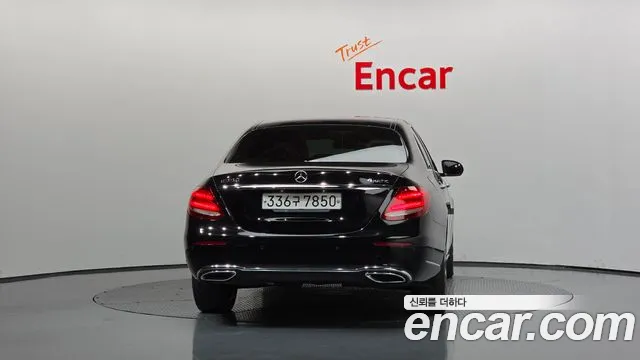 Mercedes-Benz E-Класс 2019 thumb 4