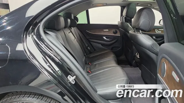 Mercedes-Benz E-Класс 2019 thumb 11