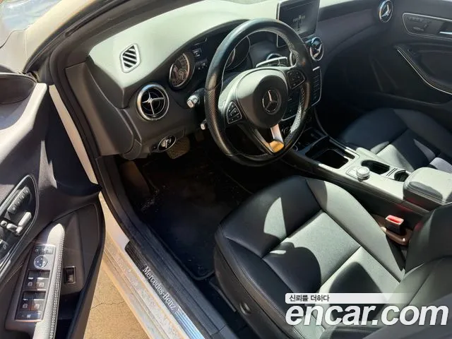 Mercedes-Benz CLA 2015 thumb 9