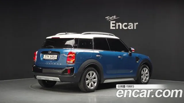 MINI Countryman 2018 thumb 2