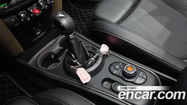 MINI Countryman 2018 thumb 9