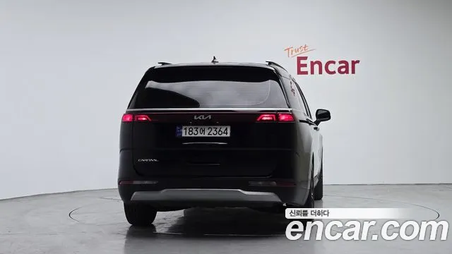 Kia Carnival 2023 thumb 4