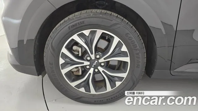 Kia Carnival 2023 thumb 5