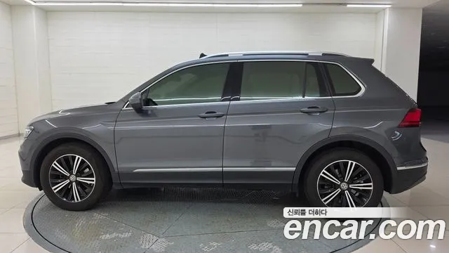 Volkswagen Tiguan 2020 thumb 4