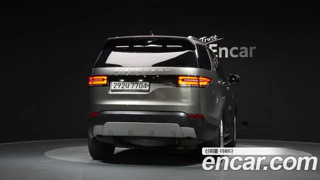 Land Rover Discovery 2018 thumb 4