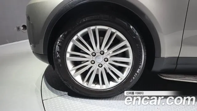 Land Rover Discovery 2018 thumb 5