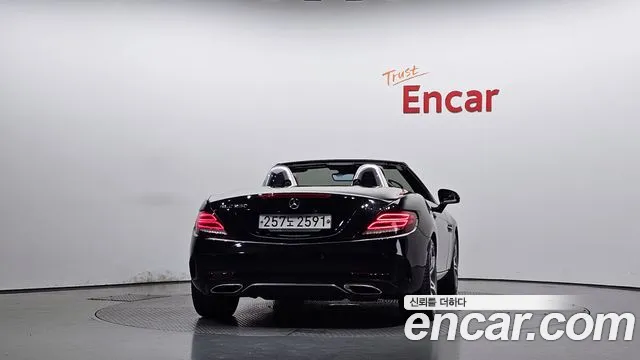 Mercedes-Benz SLC-Class 2019 thumb 3