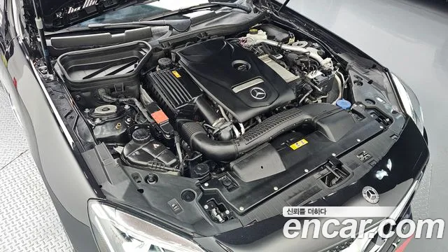 Mercedes-Benz SLC-Class 2019 thumb 5
