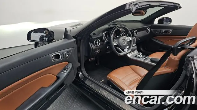 Mercedes-Benz SLC-Class 2019 thumb 9