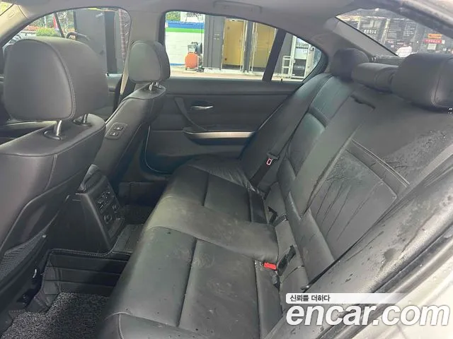 BMW 3-Series 2010 thumb 6