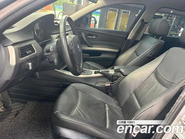 BMW 3-Series 2010 thumb 7