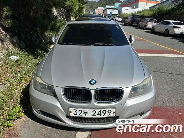 BMW 3-Series 2010 thumb 10
